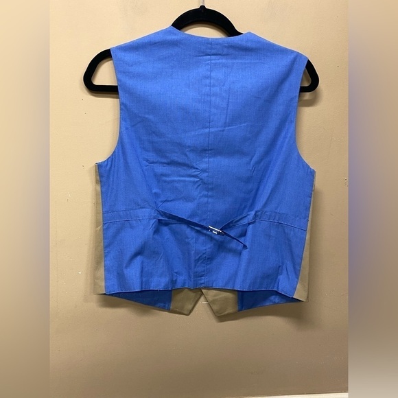 Izod Youth Regular Fit Vest Khaki and Blue Size XL 18/20 NWT - Picture 2 of 5